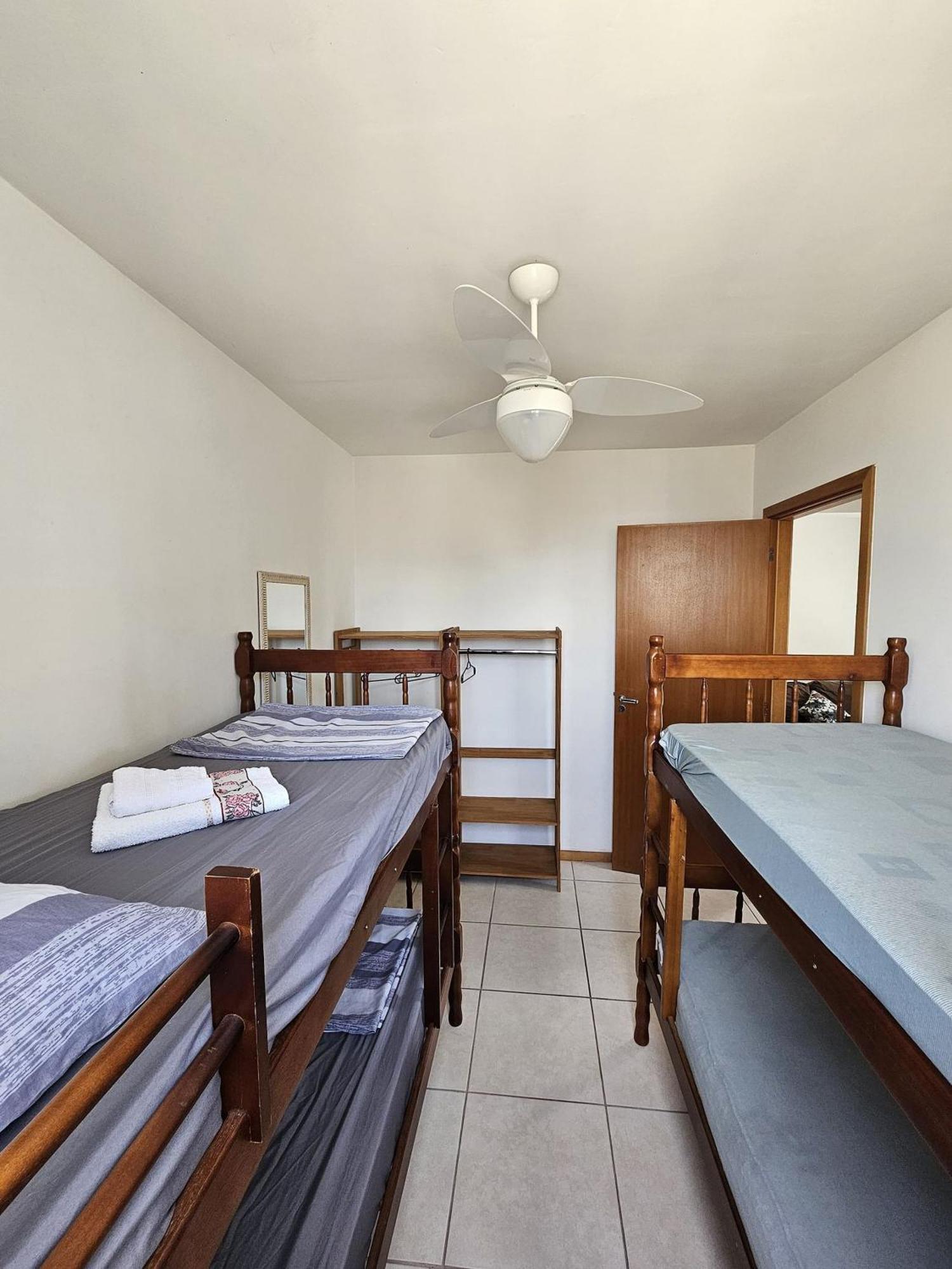 Apartamento a 250 metros da praia, uma vaga de garagem coberta Piçarras Exterior foto
