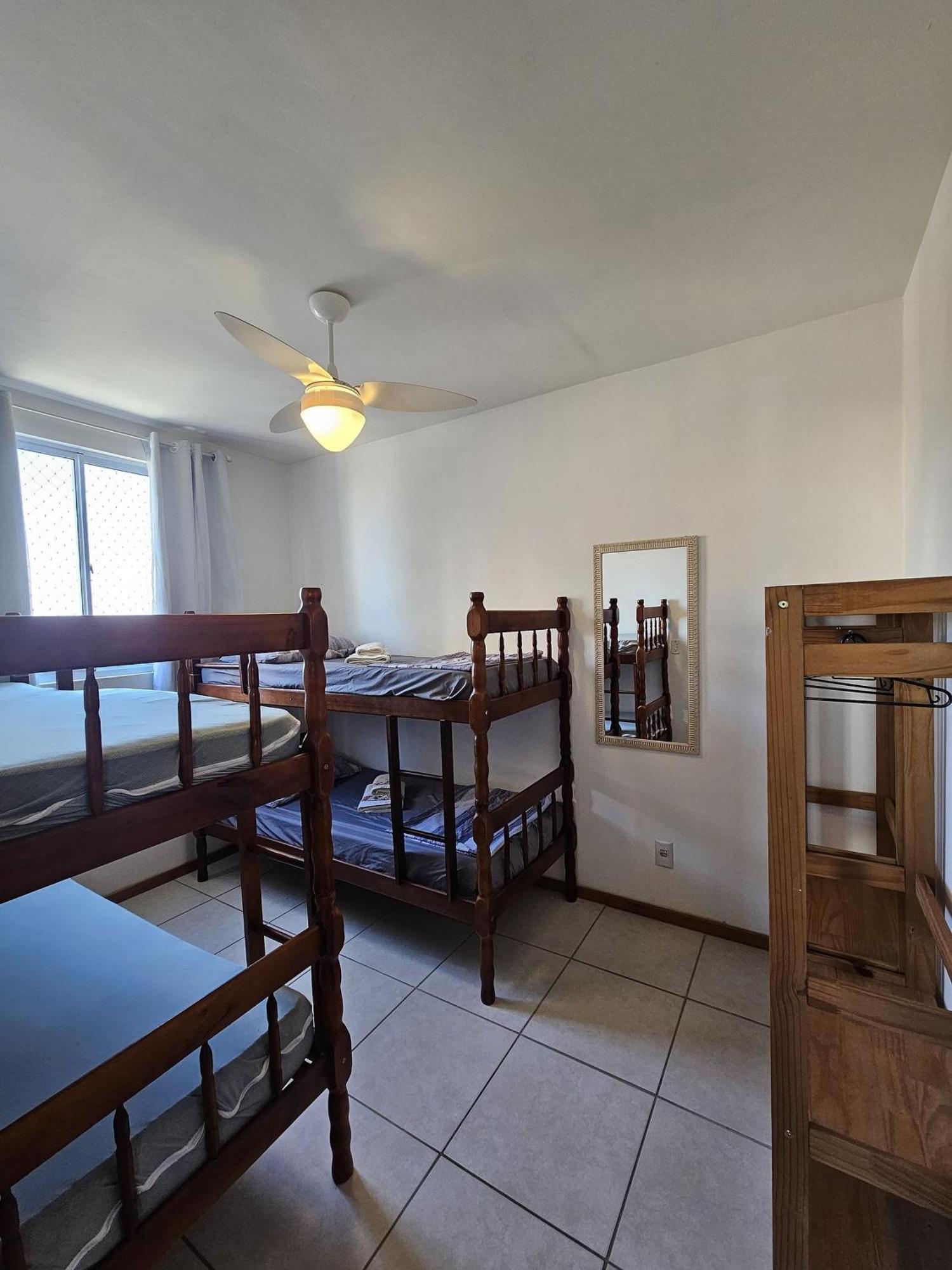 Apartamento a 250 metros da praia, uma vaga de garagem coberta Piçarras Exterior foto