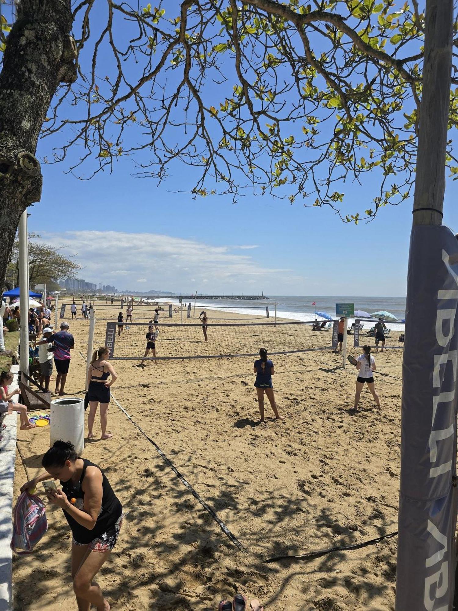 Apartamento a 250 metros da praia, uma vaga de garagem coberta Piçarras Exterior foto